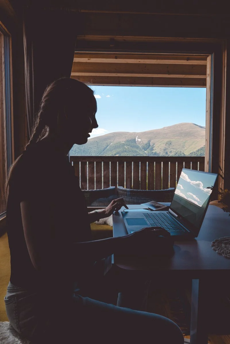Workation-at-Hochrindl-Carinthia-Austria_Hiasl-Zirbenhütte
