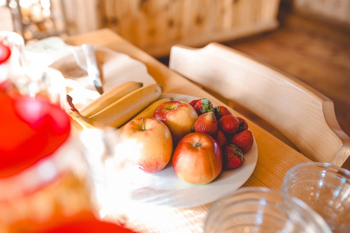 Fresh-fruits-at-the-breaktfast-in-Austrian-Alps_Hochrindl