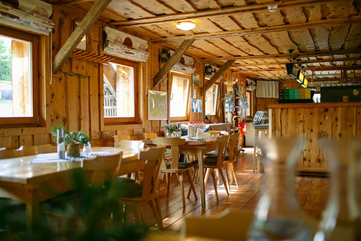 Frühstücken-auf-der-Hochrindl_Hiasl-Zirbenhütte