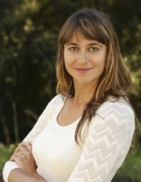Alexandra Davis 2014 Headshot.jpg