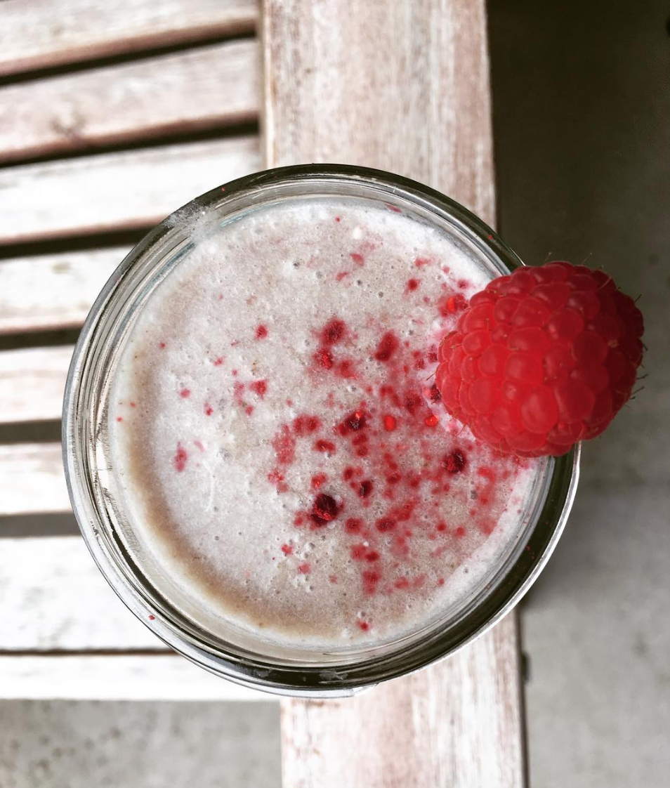 Raspberry+banana+smoothies.png