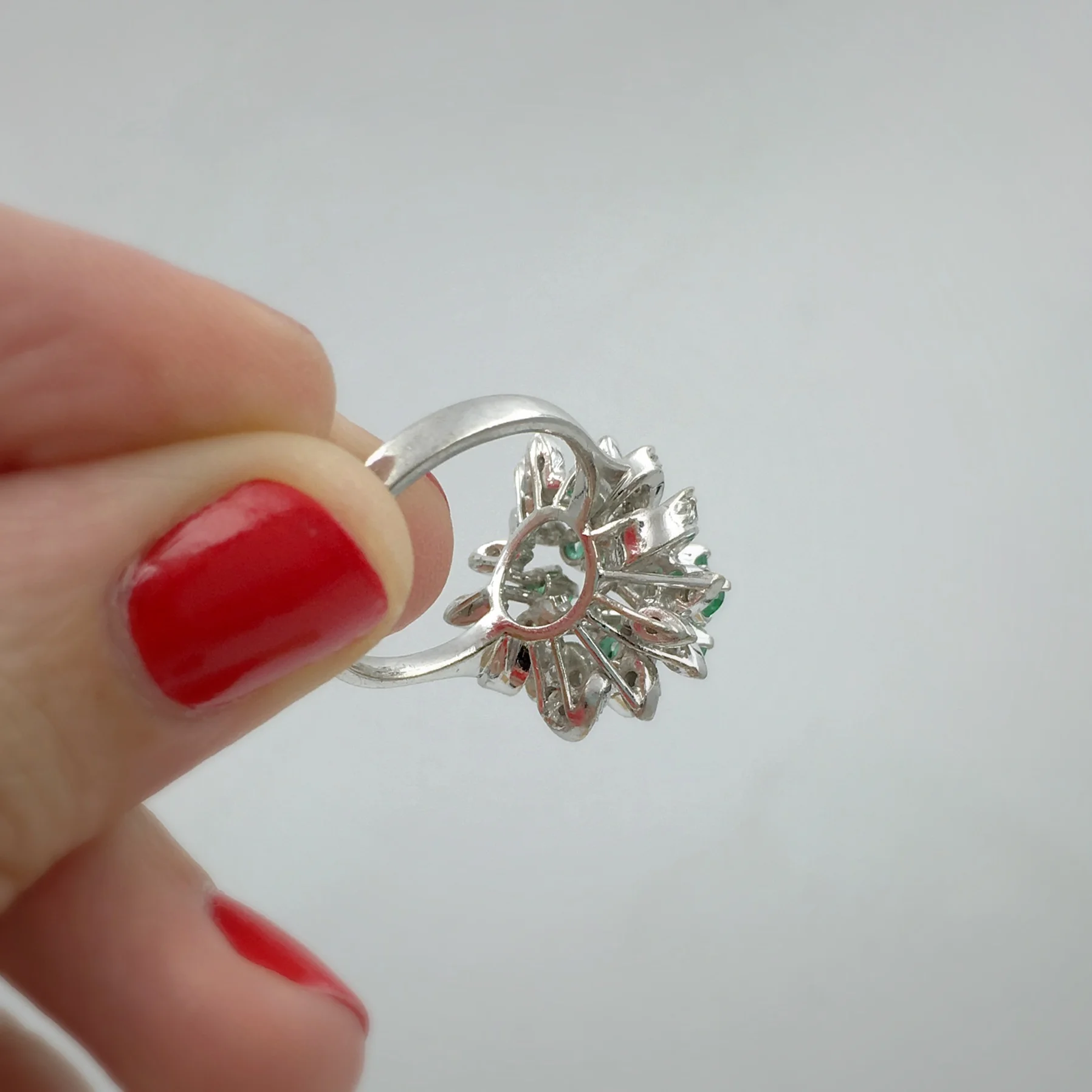 mid century emerald cocktail ring, vintage diamond cocktail ring, reverie vintage, antique jewelry nyc