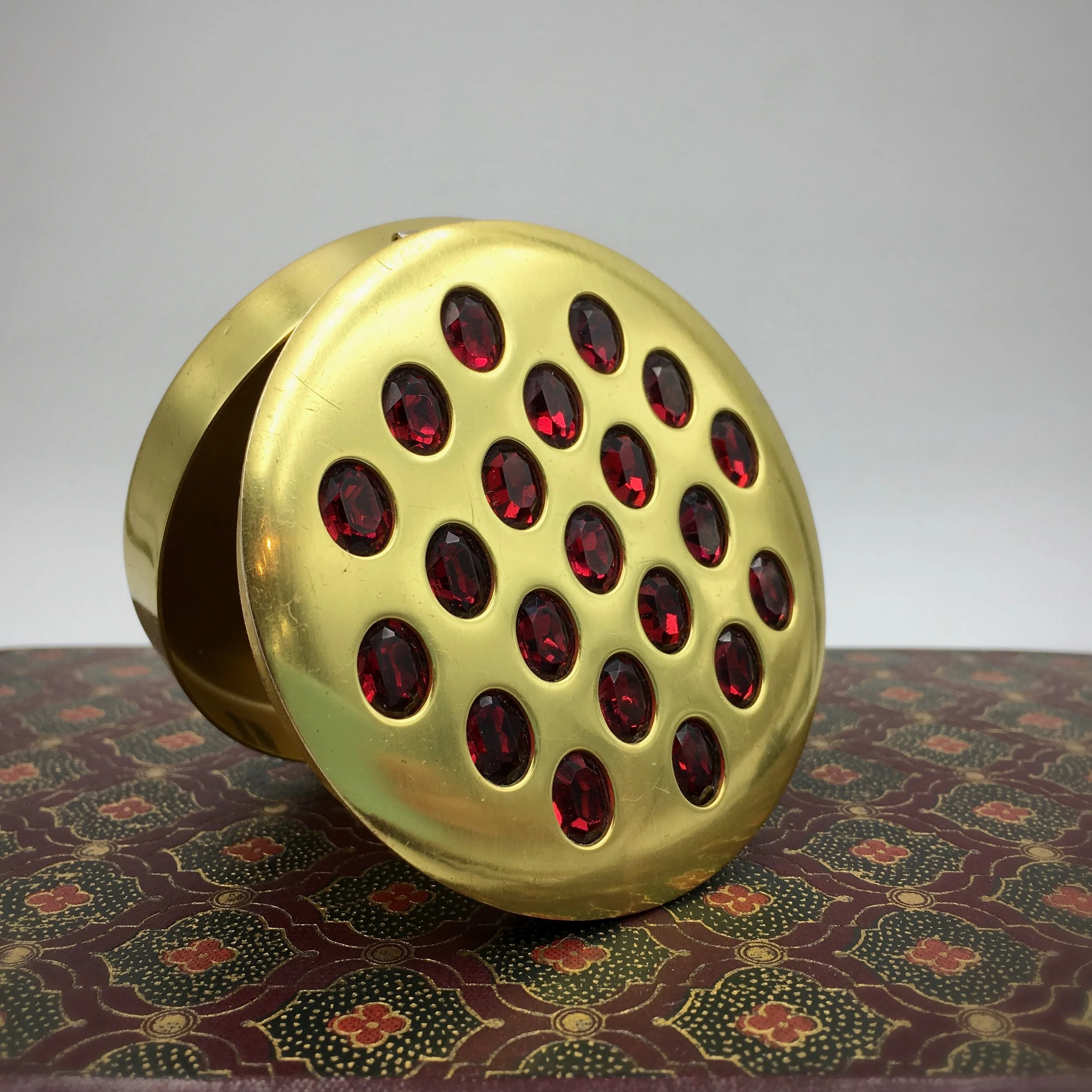 calvaire compact Reverie vintage shop NYC