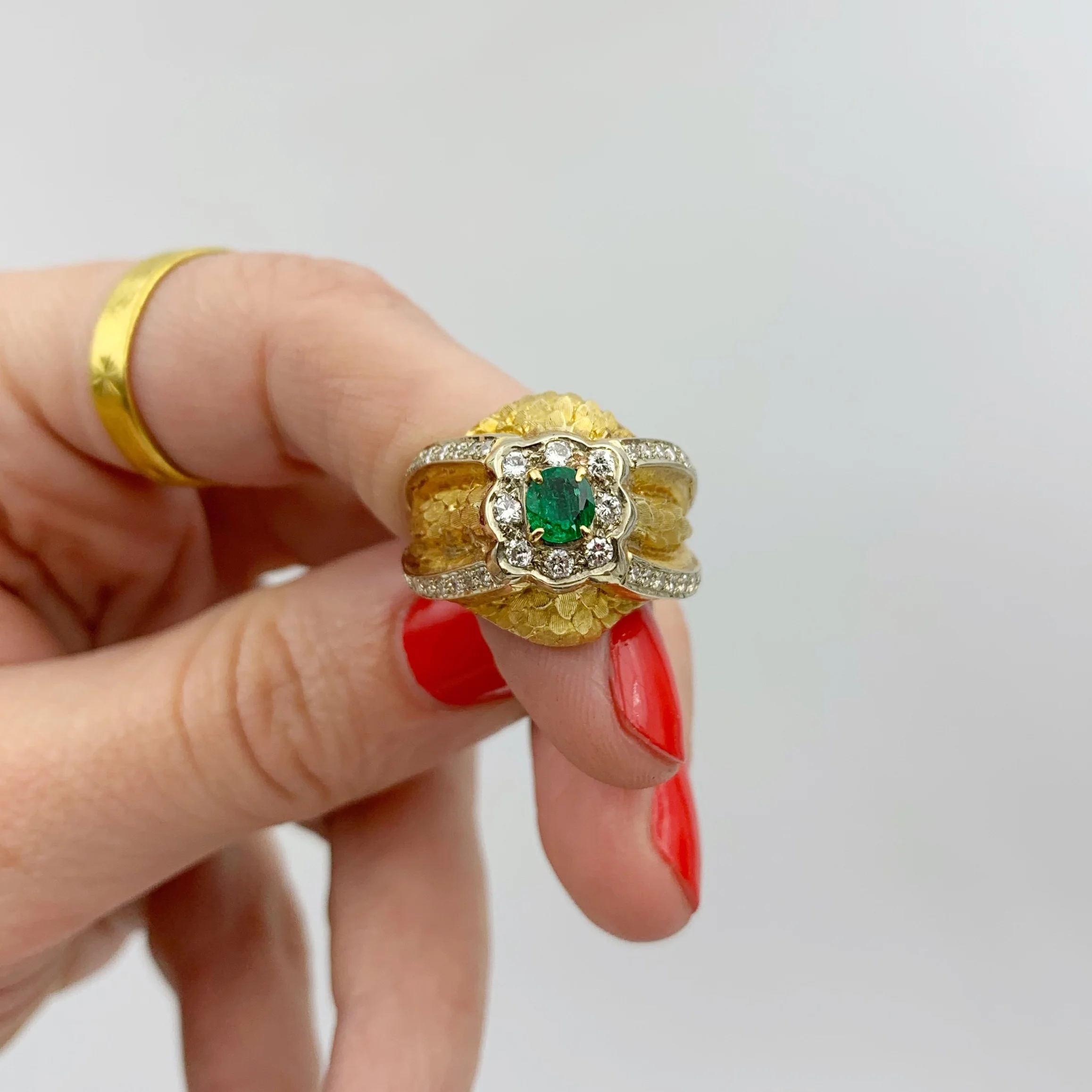 Buccellati style emerald cocktail ring Reverie estate jewelry NYC
