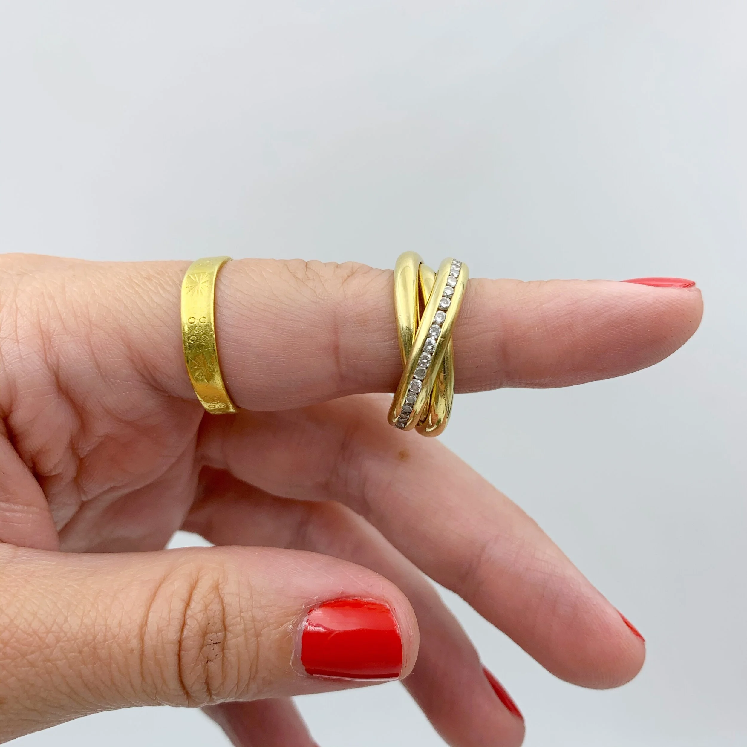 Vintage 18k yellow gold eternity band rolling ring Reverie vintage Russian wedding band trinity ring