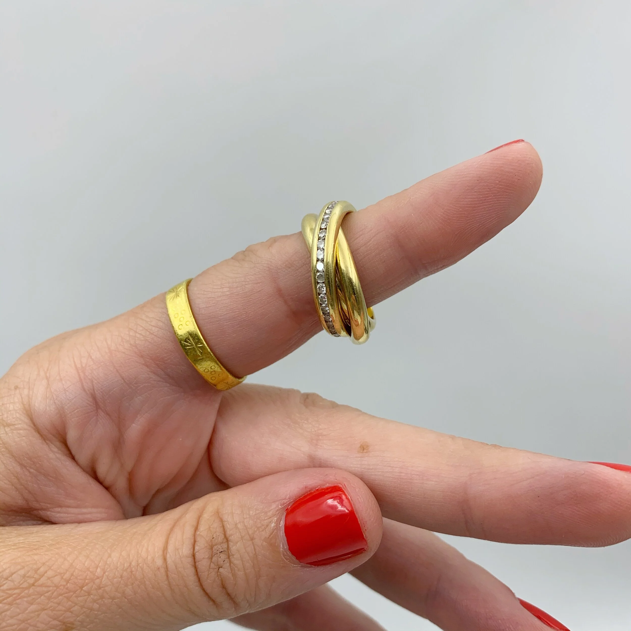 Vintage 18k yellow gold eternity band rolling ring Reverie vintage Russian wedding band trinity ring