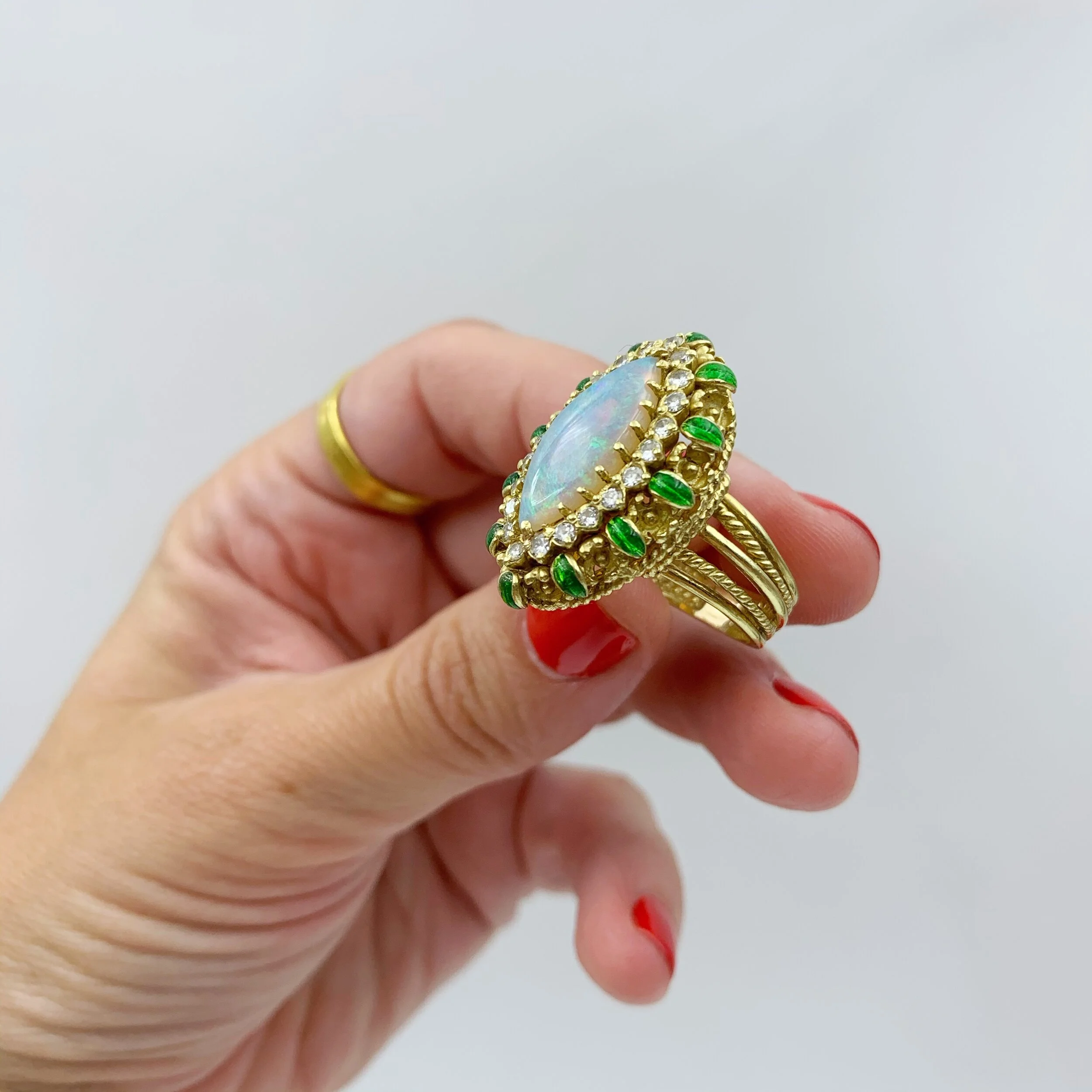 La Triomphe 18k opal statement ring 1960s cocktail ring Reverie vintage estate jewelry nyc