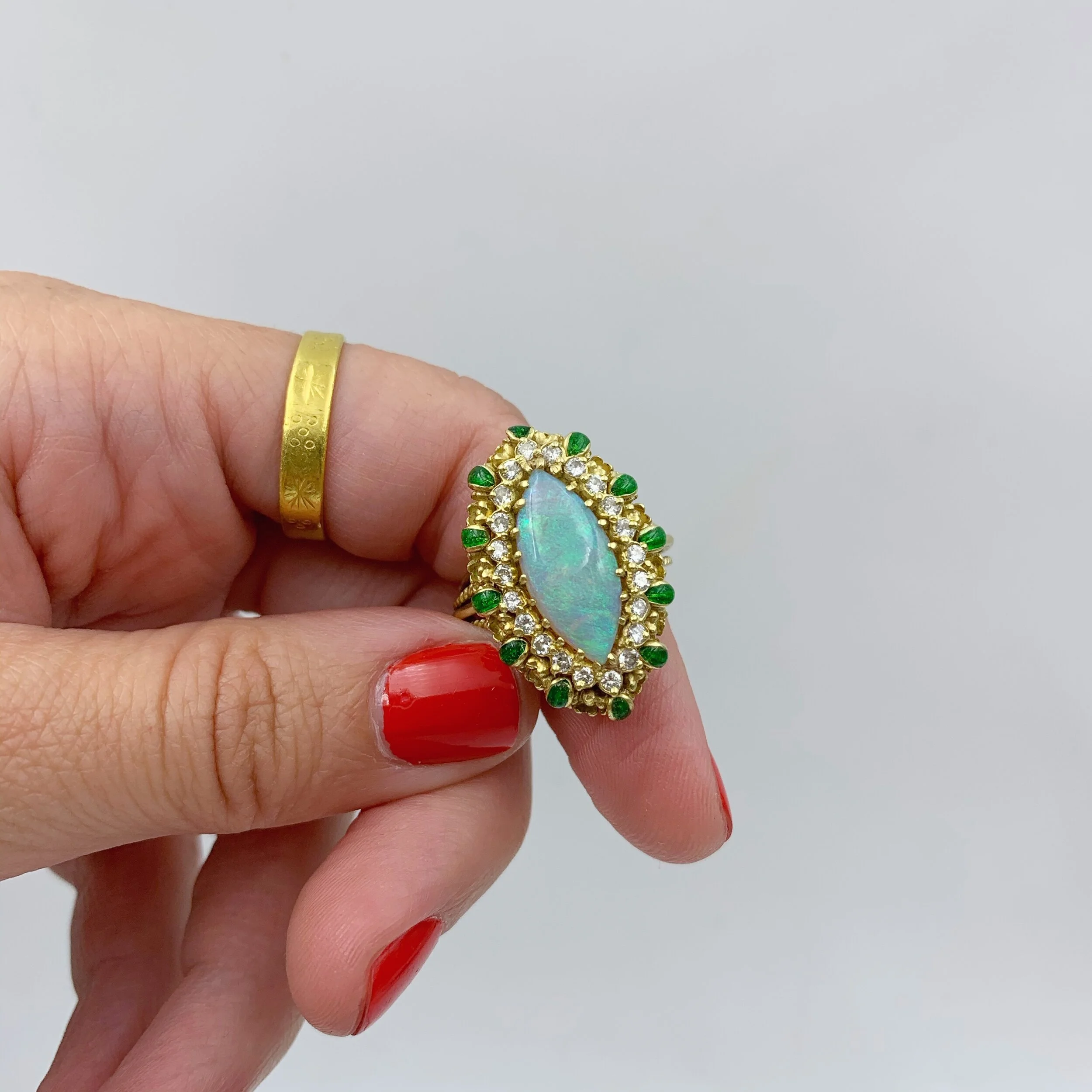 La Triomphe 18k opal statement ring 1960s cocktail ring Reverie vintage estate jewelry nyc