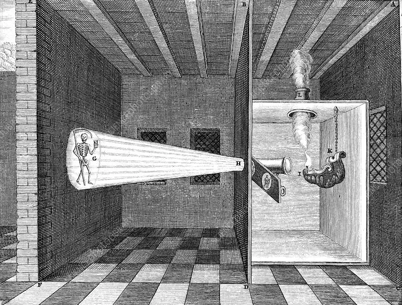 C0168932-Magic_lantern_display,_17th_century.jpg
