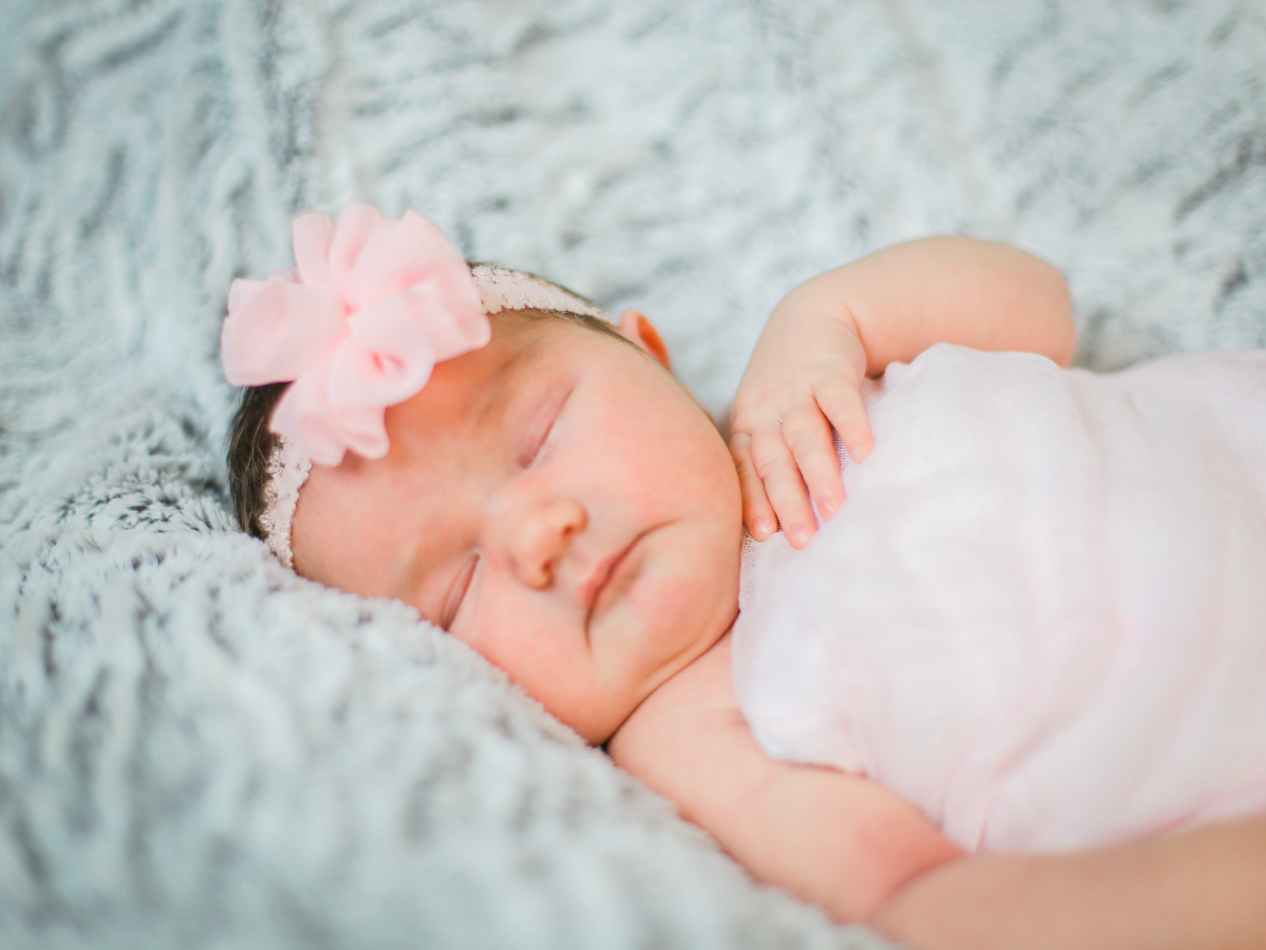 Sweet baby Chloé was a dream, she was a wake and happy in the beginning of our session. Then happily drifted off to sleep for the end, I mean seriously, she was a dream!