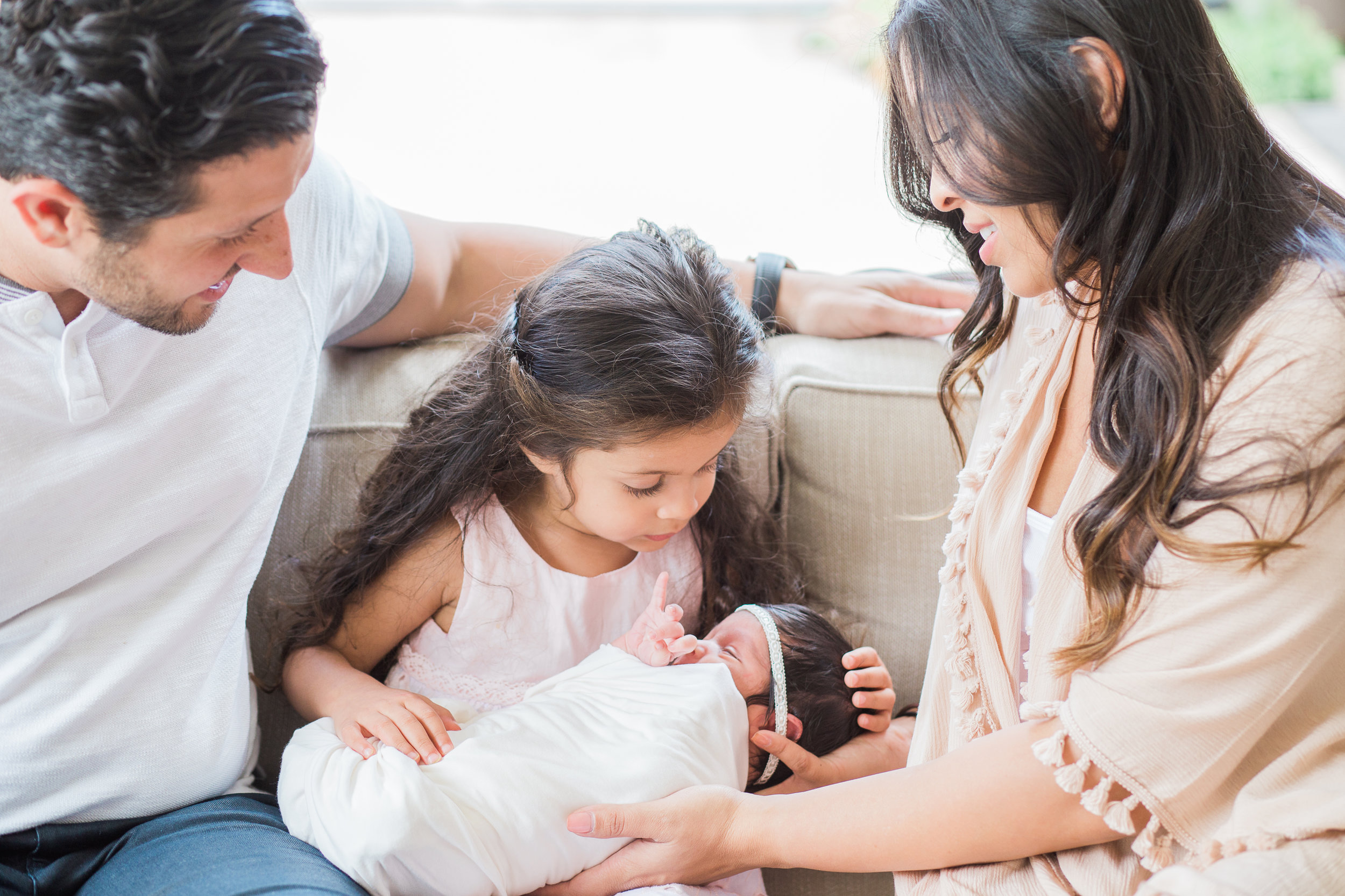 newport beach newborn family lifestyle session