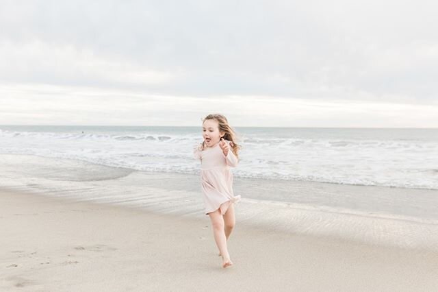 Wild and free ✨ Just like all people should be!⠀⠀⠀⠀⠀⠀⠀⠀⠀
⠀⠀⠀⠀⠀⠀⠀⠀⠀ #newportbeachfamilyphotographer #sanclementefamilyphotographer #danapointfamilyphotographer #newportbeachphotographer #danapointphotographer #lagunabeachfamilyphotographer #letthemexp