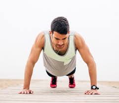Here you can see how the hands not fully loaded, bent medially (inwards) at the wrist and the fingers are loosely placed on the ground.