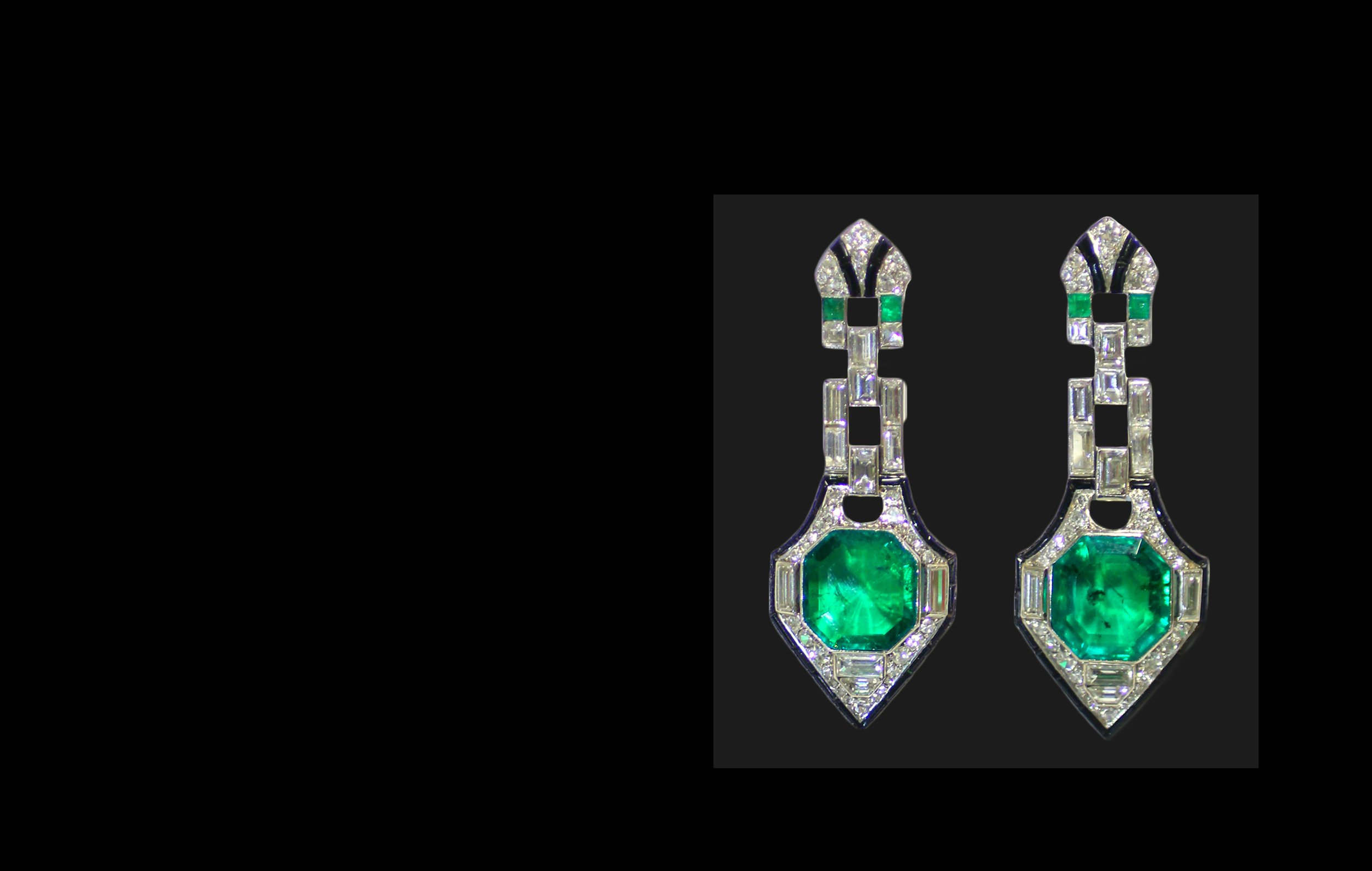 A PAIR OF ART DECO EMERALD, DIAMOND &amp; BLACK ONYX EARRINGS