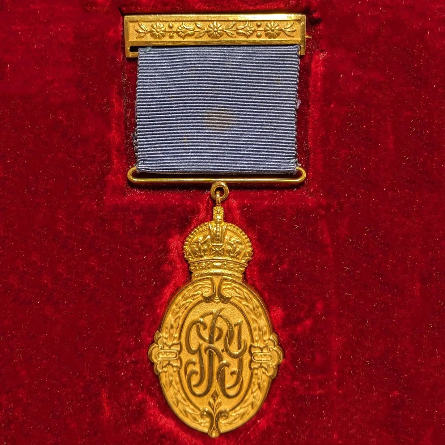 .

A rare Kasar-I-Hind medal in gold
Likely awarded to Rev A.L. Bradbury for missionary work in India and the construction of The Holy Name Cathedral, Hubli, in 1928.

In 1919, A L Bradbury was posted to India to preach and train the community as wel
