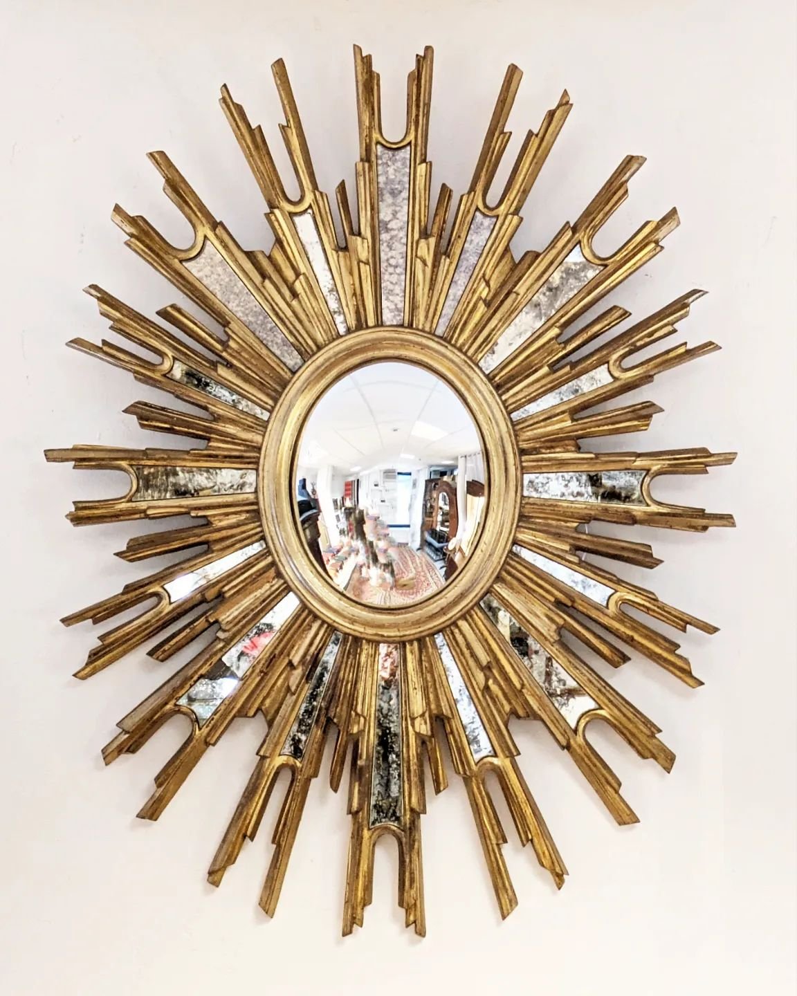 .
1970s Belgian sunburst convex mirror, with distressed radial plates

Consigned for our May Fine Art &amp; Antiques Sale ☀️ 

.

.

.

.

.

.

.

.

#antiques #interiors #interiordesign #auction #sunburst #mirror #mirrors #sunburstmirrors #convexmi