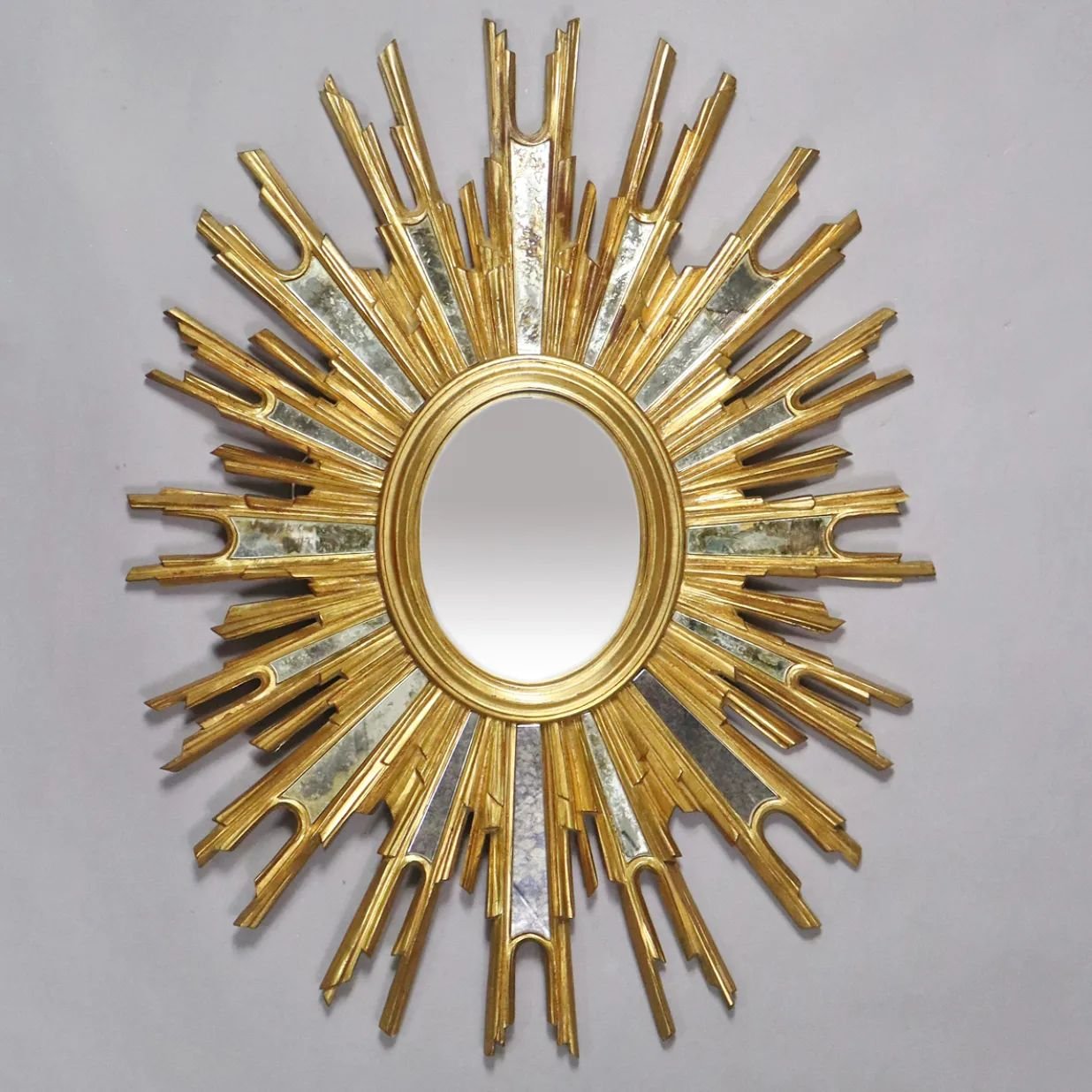 Sunny.. 🌞 

A chic 1970s Belgian sunburst convex mirror, with distressed radial plates

Included in our 28th May Fine Art &amp; Antiques Sale

.

.

.

.

.

.

.

.

#antiques #interiors #interiordesign #auction #sunburst #mirror #mirrors #sunburst