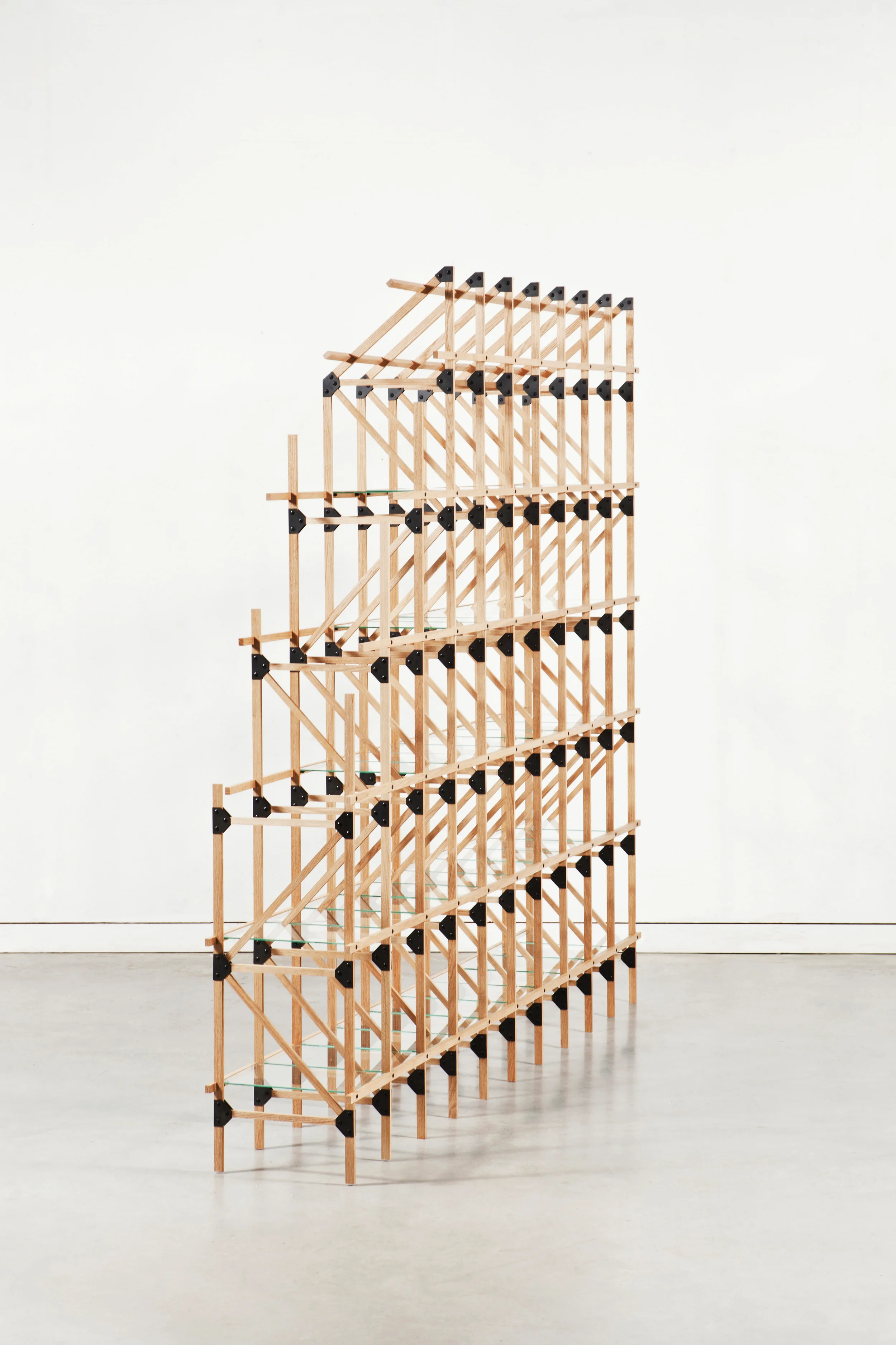 Frameworks is a system based on lattice constructions; extremely lightweight but stable structures which enable large spans with minimal use of materials. A lattice construction is a structure composed of several parts that will be assembled in triangular shapes in order to form an undeformable unity.