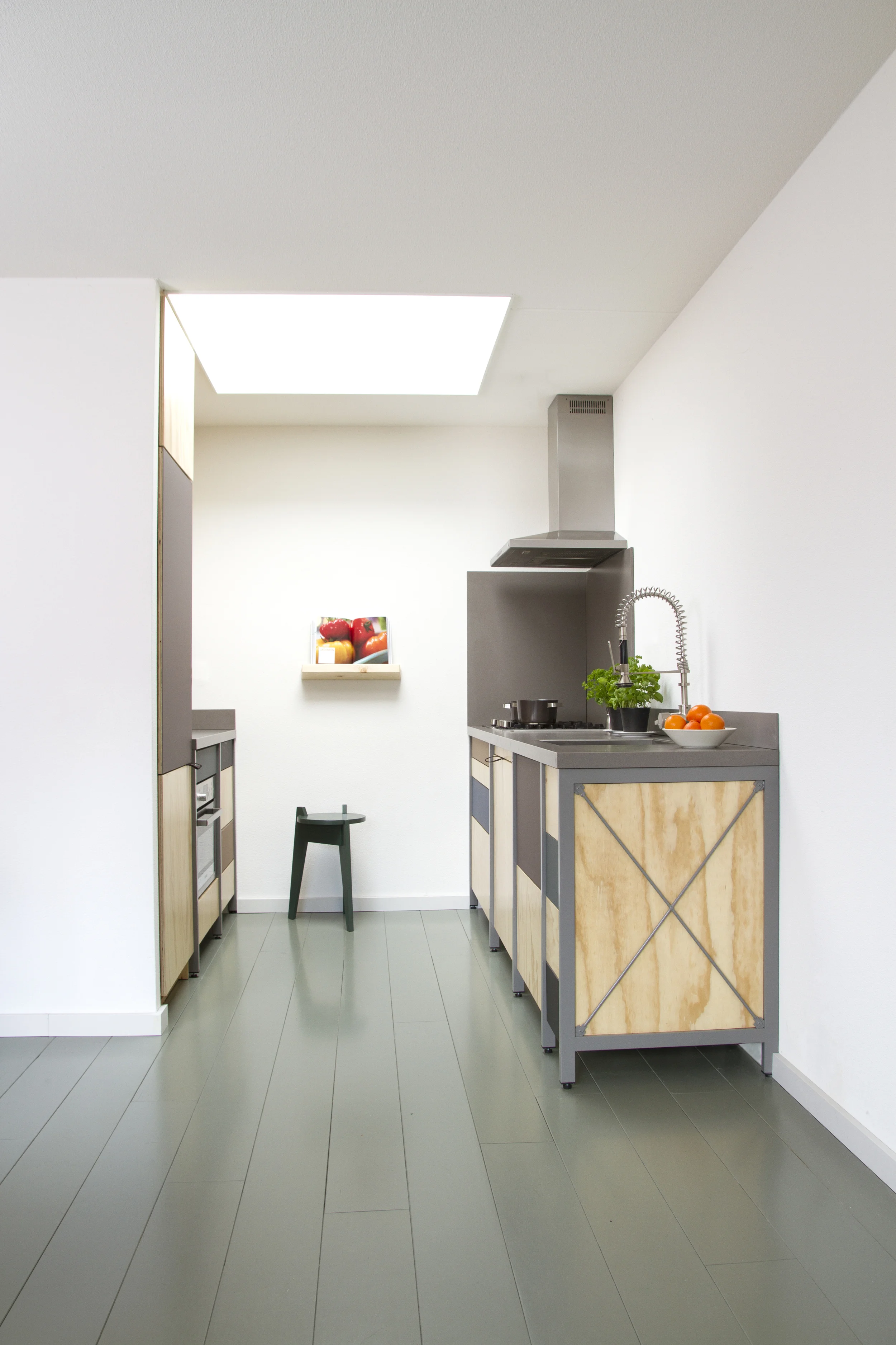 Most kitchens are constructed primarily from laminated chipboard. This material is cheap but quite weak compared to other kinds of engineered woods such as plywood. Also is it not so eco-friendly due to the resin being used to keep the wood chips together.