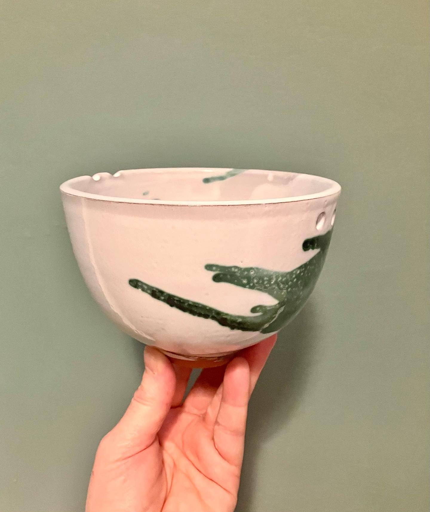 All our 6 week throwing courses are now live on the website for our next round in January 2024. Some are now full! If you would like to join our taught membership in January please email info@cardiffpotteryworkshops.com to book your place. Within tau