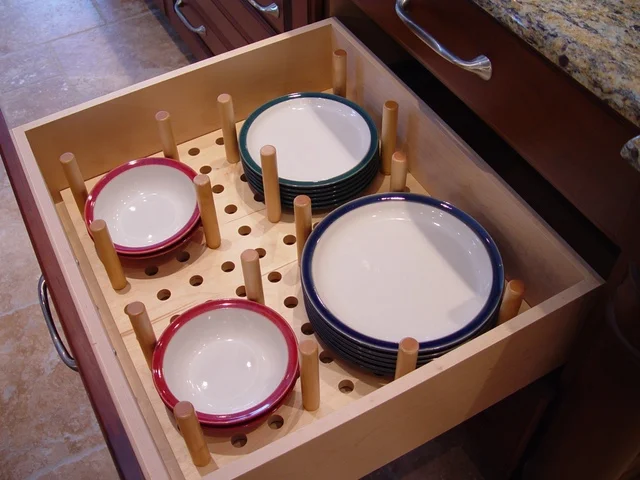 PLATE DIVIDERS