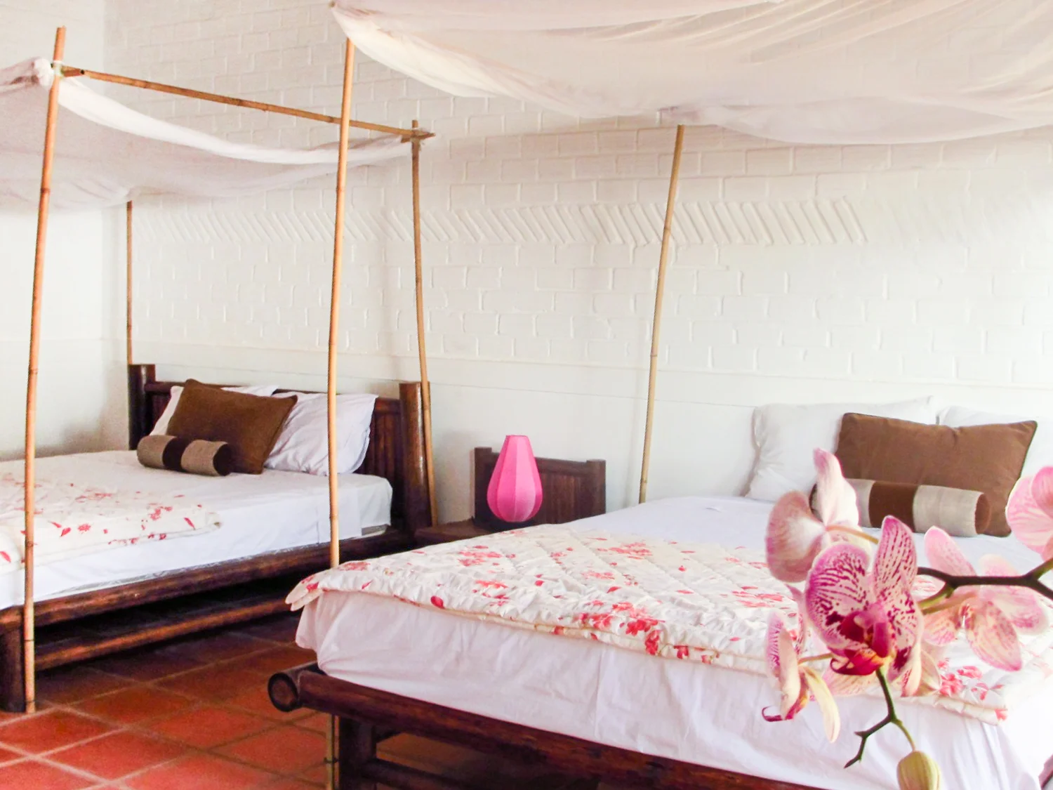 seaview twin 2 dbl beds.jpg