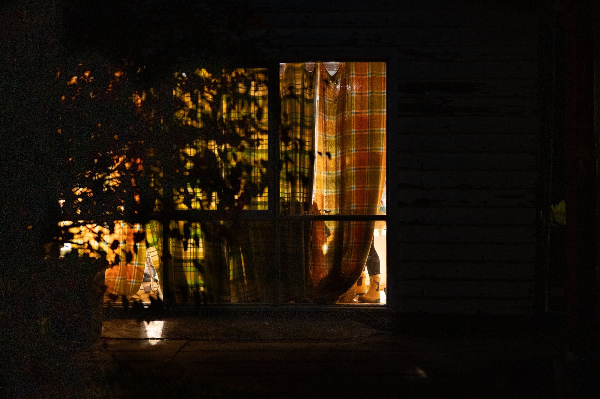 The town might feel quiet, but from Bakers Creek to Guildford, garage doors are down, glue guns are dripping, and bedazzlers are smoking. Less than four weeks until Hot Moves No Pressure 2026!