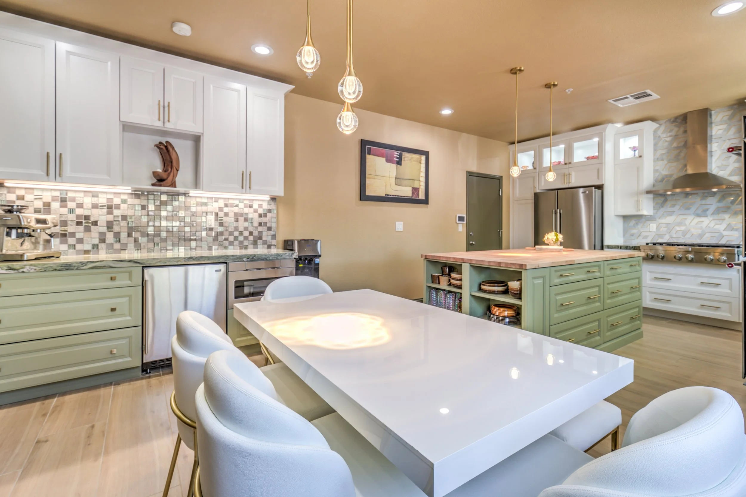 9044 Proud-3.jpg-FULL.JPG