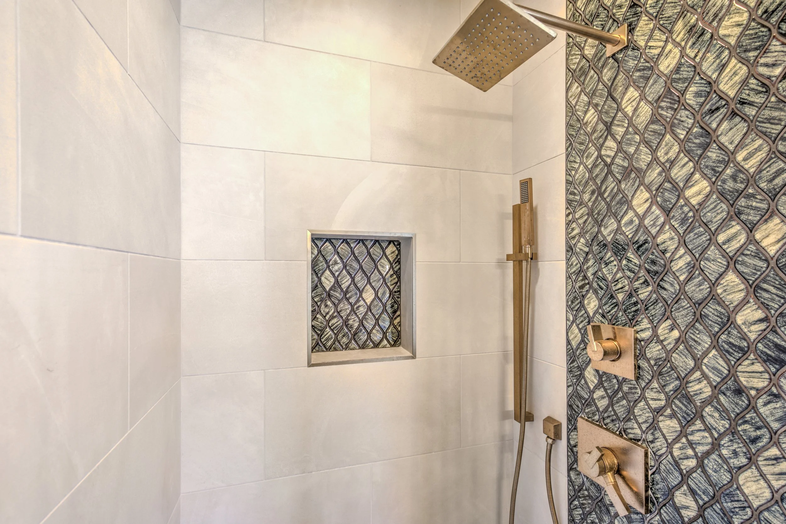 9044 Proud-33.jpg-FULL.JPG