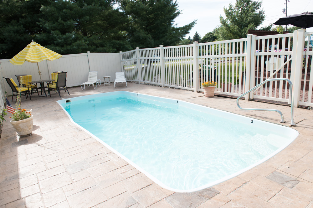  Pool area open to relax in the refreshing water. 