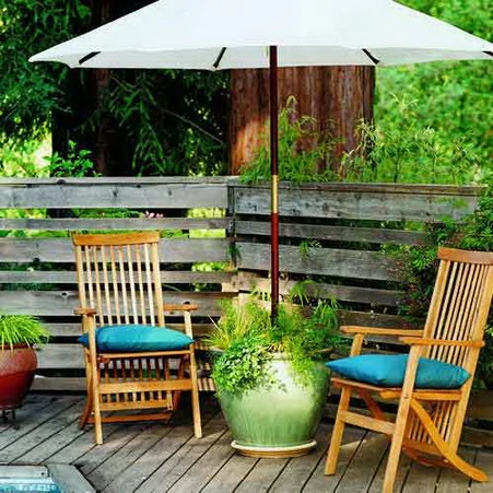 Classic-Wooden-Chairs-and-Beautiful-Umbrella-in-Small-Patio-Design-Ideas-for-Backyards.jpg