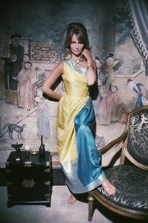 MRS. GEIST ELY DRESSED BY TIGER MORSE, PHOTOGRAPHED BY MARK SHAW