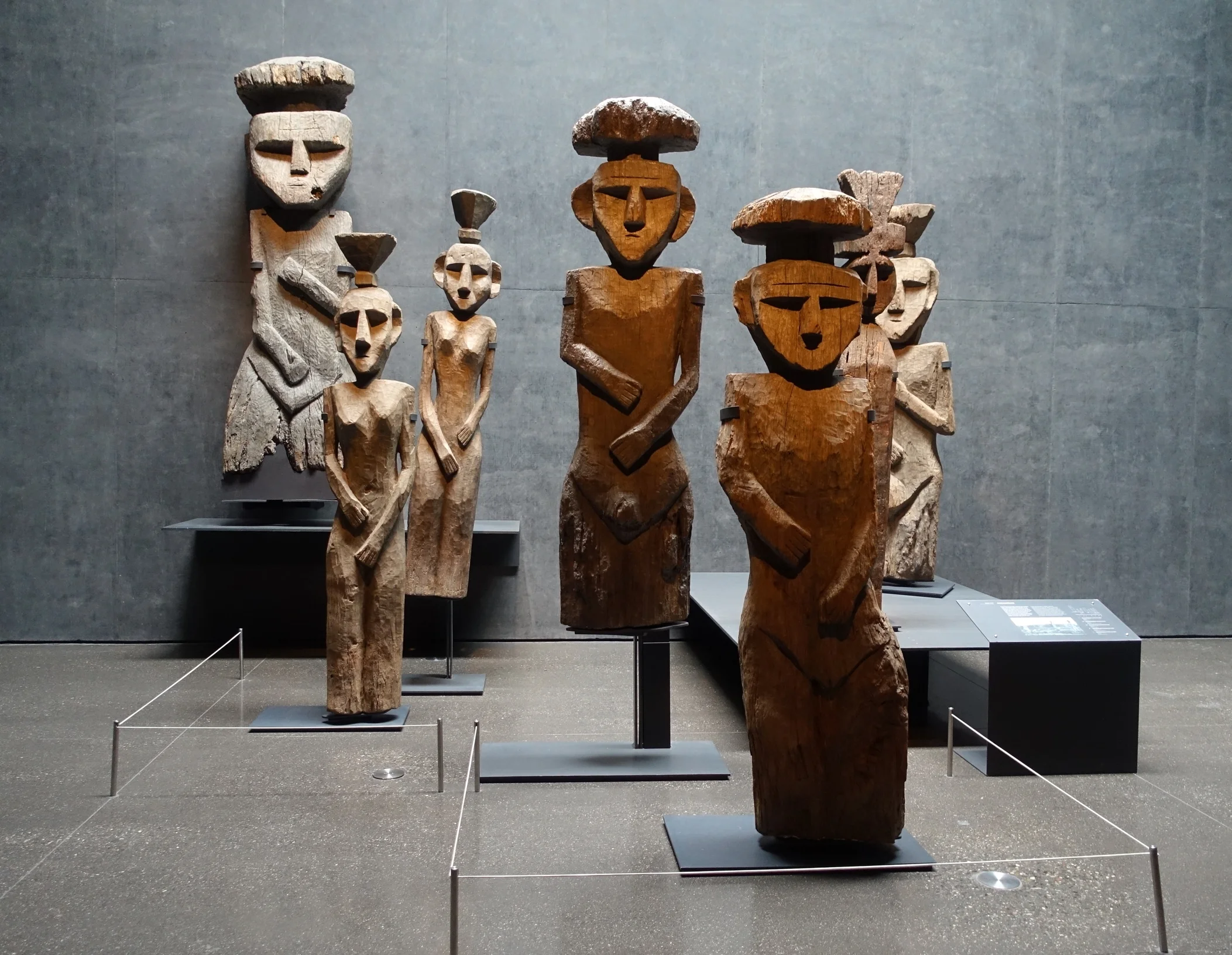 Mapuche Burial Statues