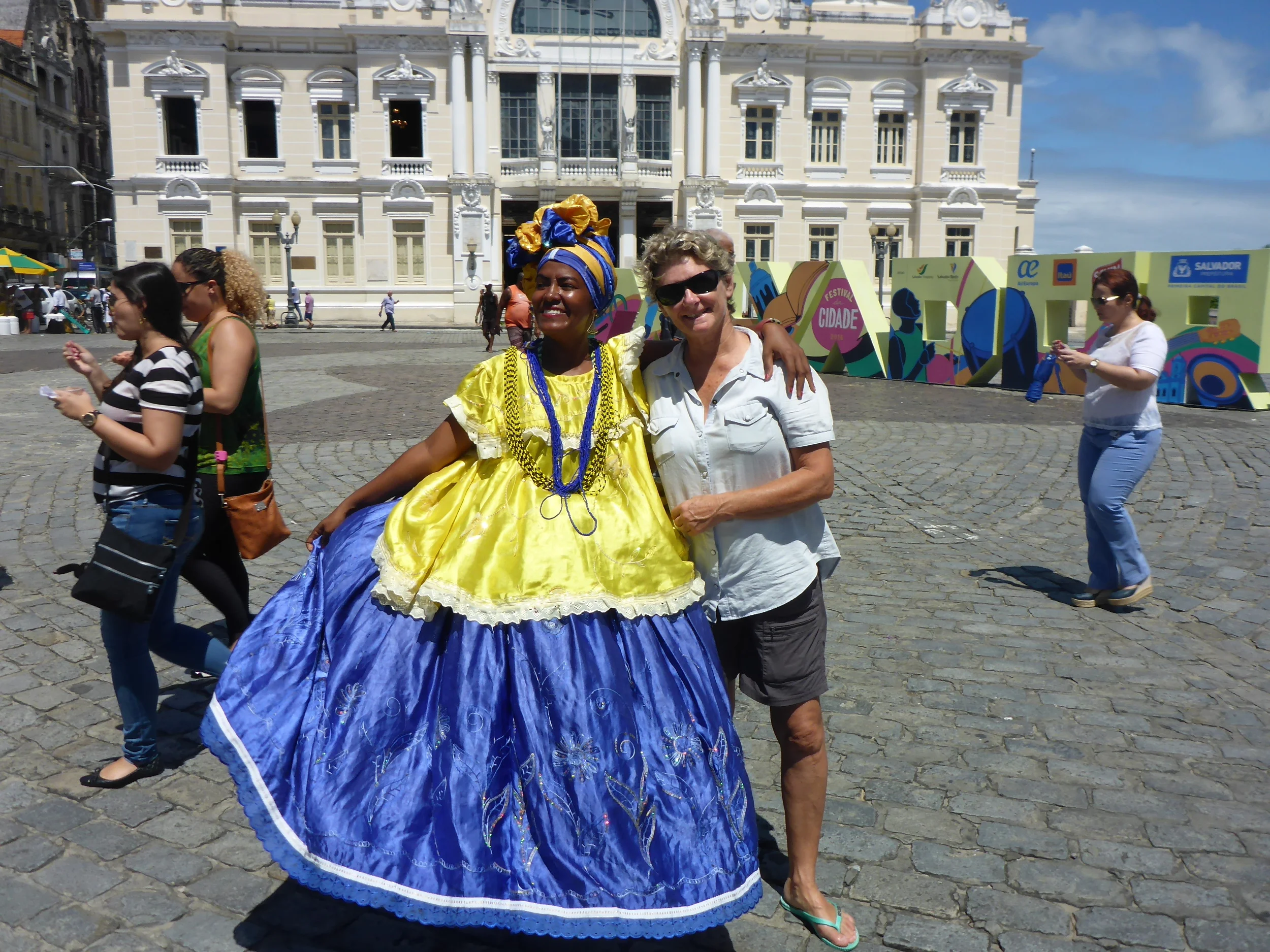 some tourists can't resist a good photo op. 