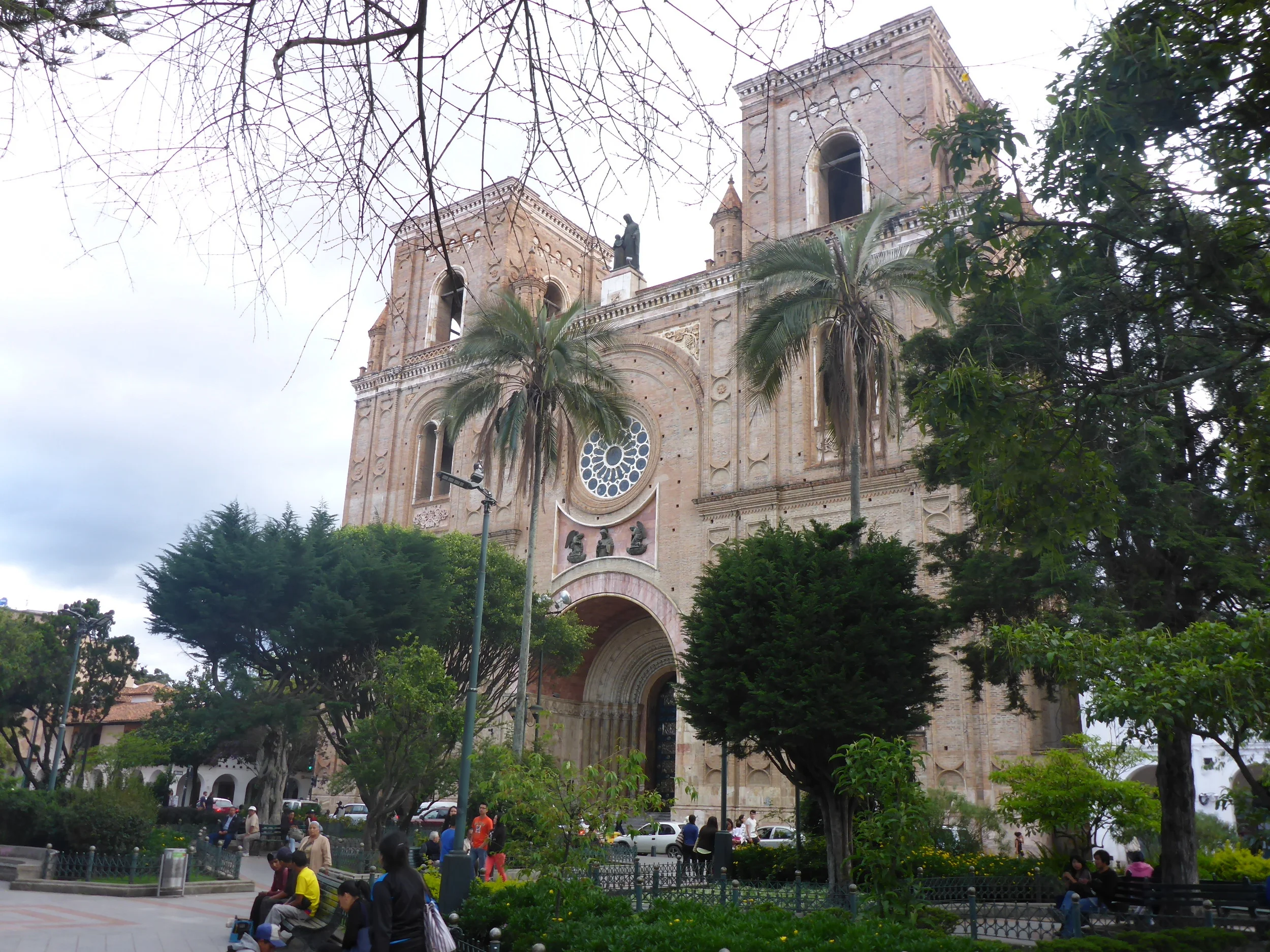 cuenca - new cathedral