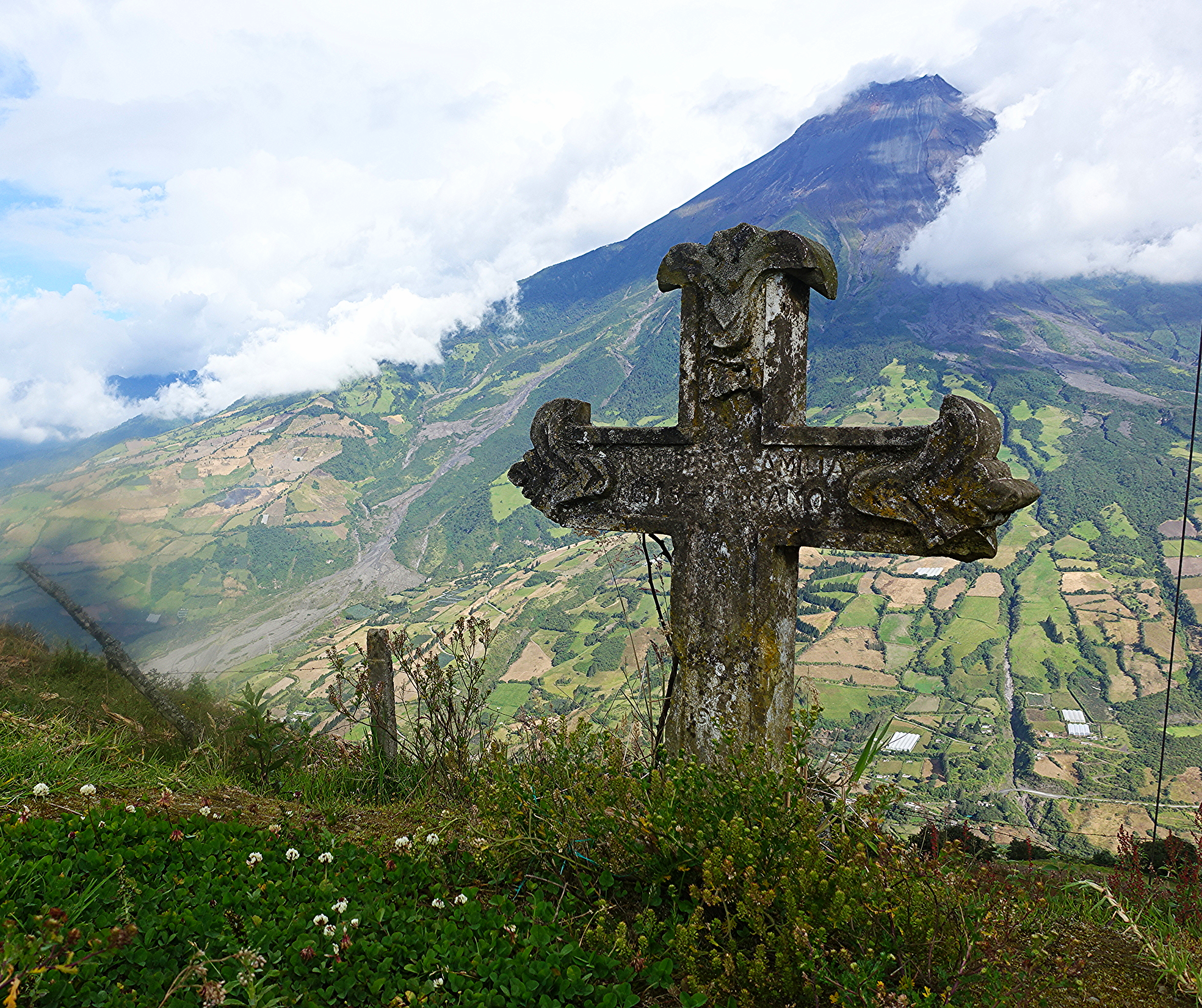 the road to Baños