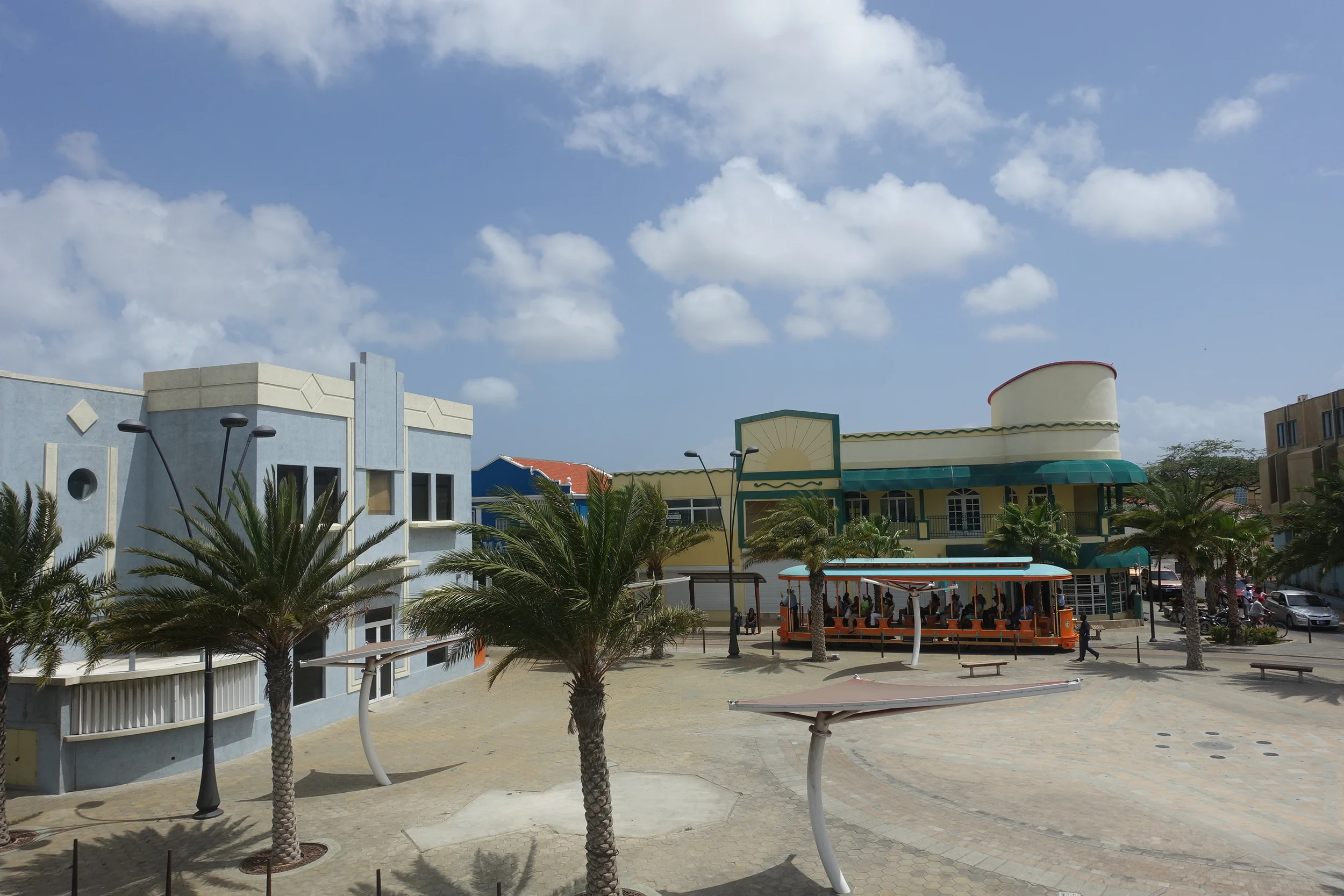 Oranjestad's free tram