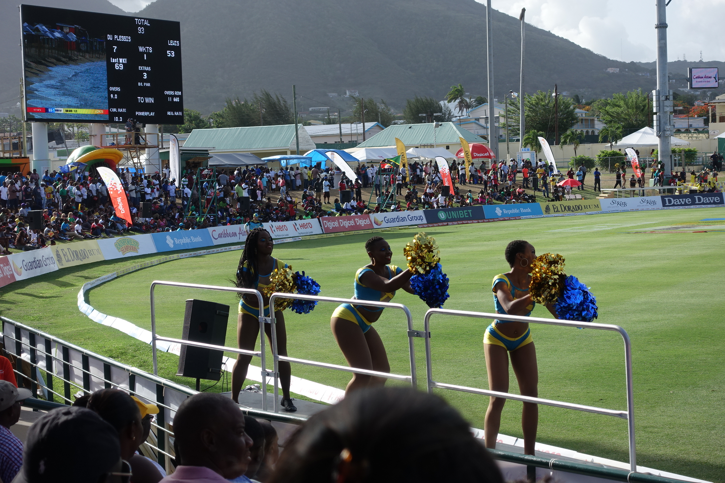the zouks' cheer squad