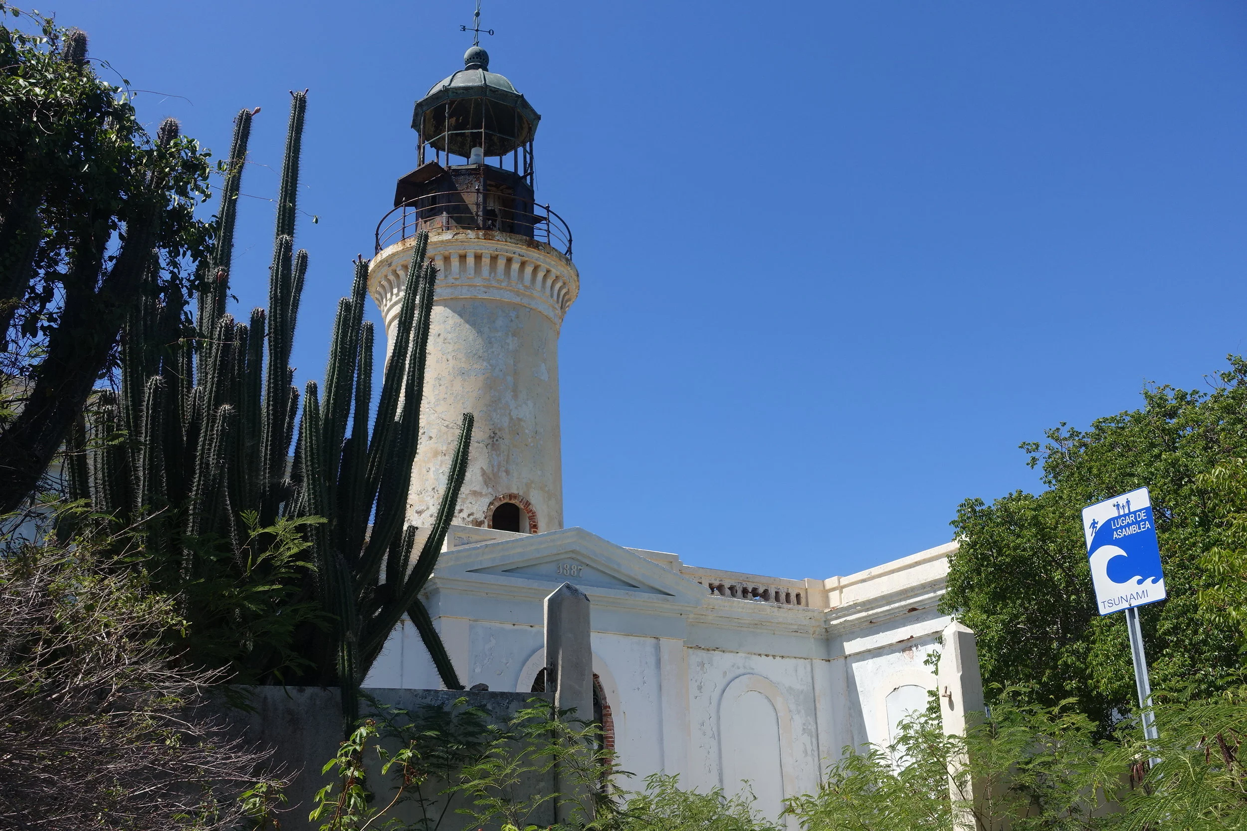 the old lighthouse (faro)
