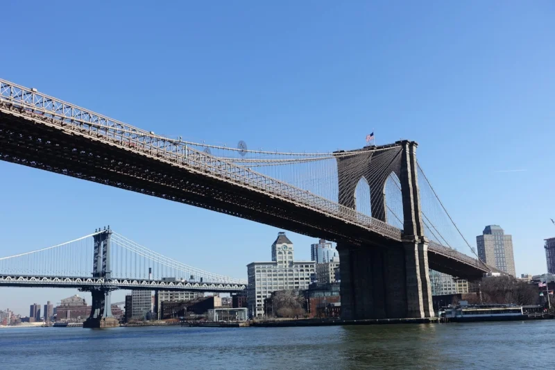 manhattan bridge (background) and brooklyn bridge