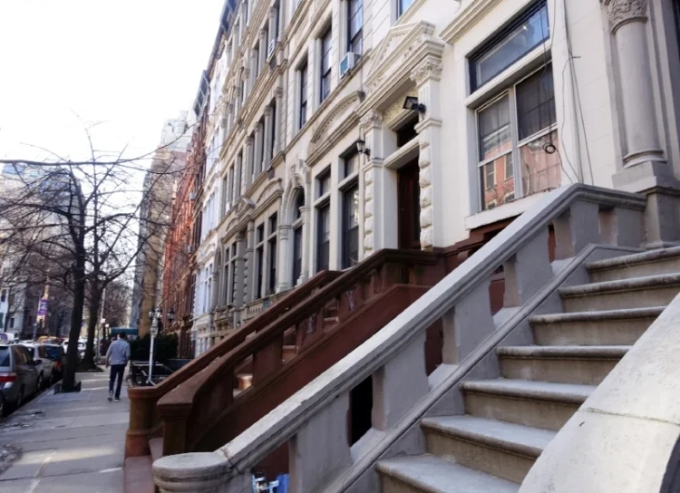 typical manhattan street