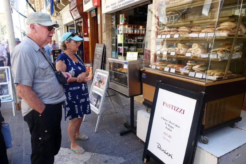 considering a pastizzi