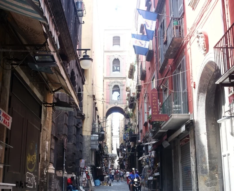the atmospheric streets of naples