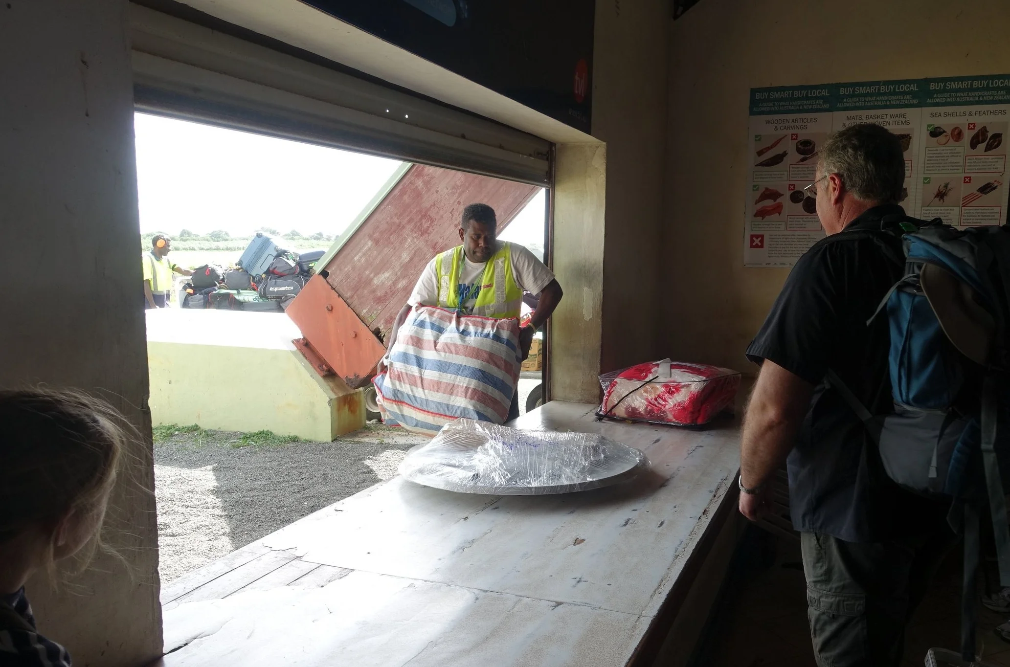 tanna airport baggage retrieval