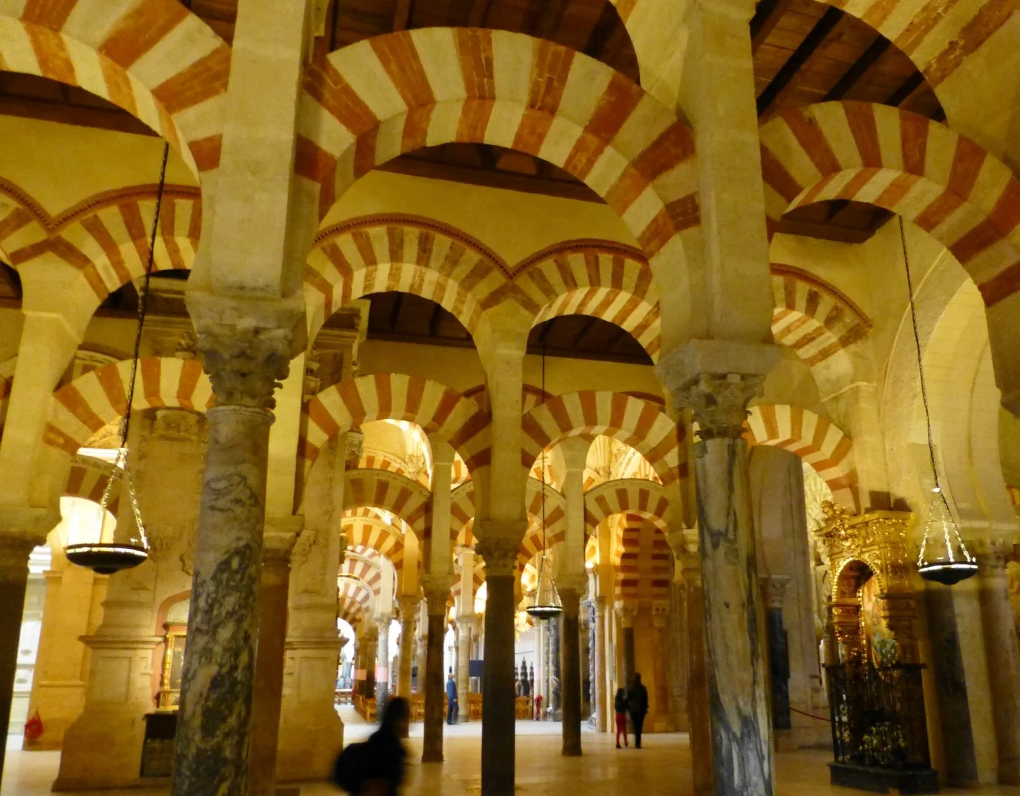 inside la mezquita