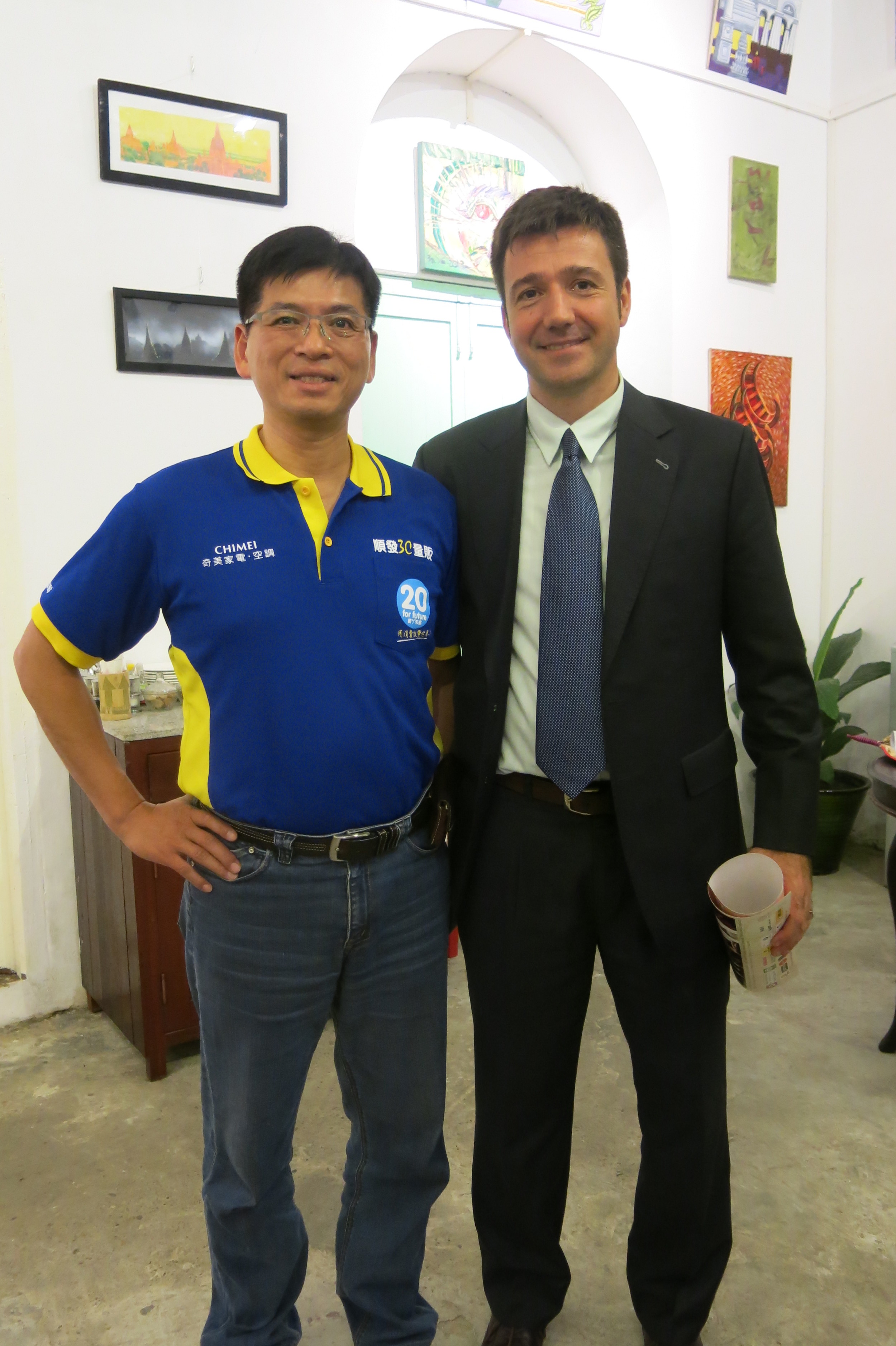 (圖右) 聯合國駐緬甸代表 Pablo Barrera