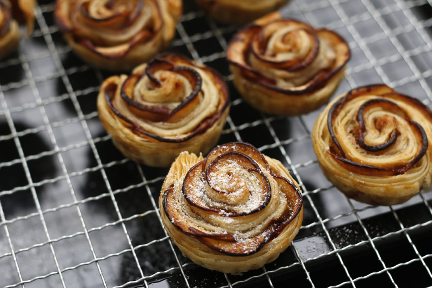 Dust some extra icing sugar for decoration, or eat them with ice cream, or just by themselves. They make great snacks!