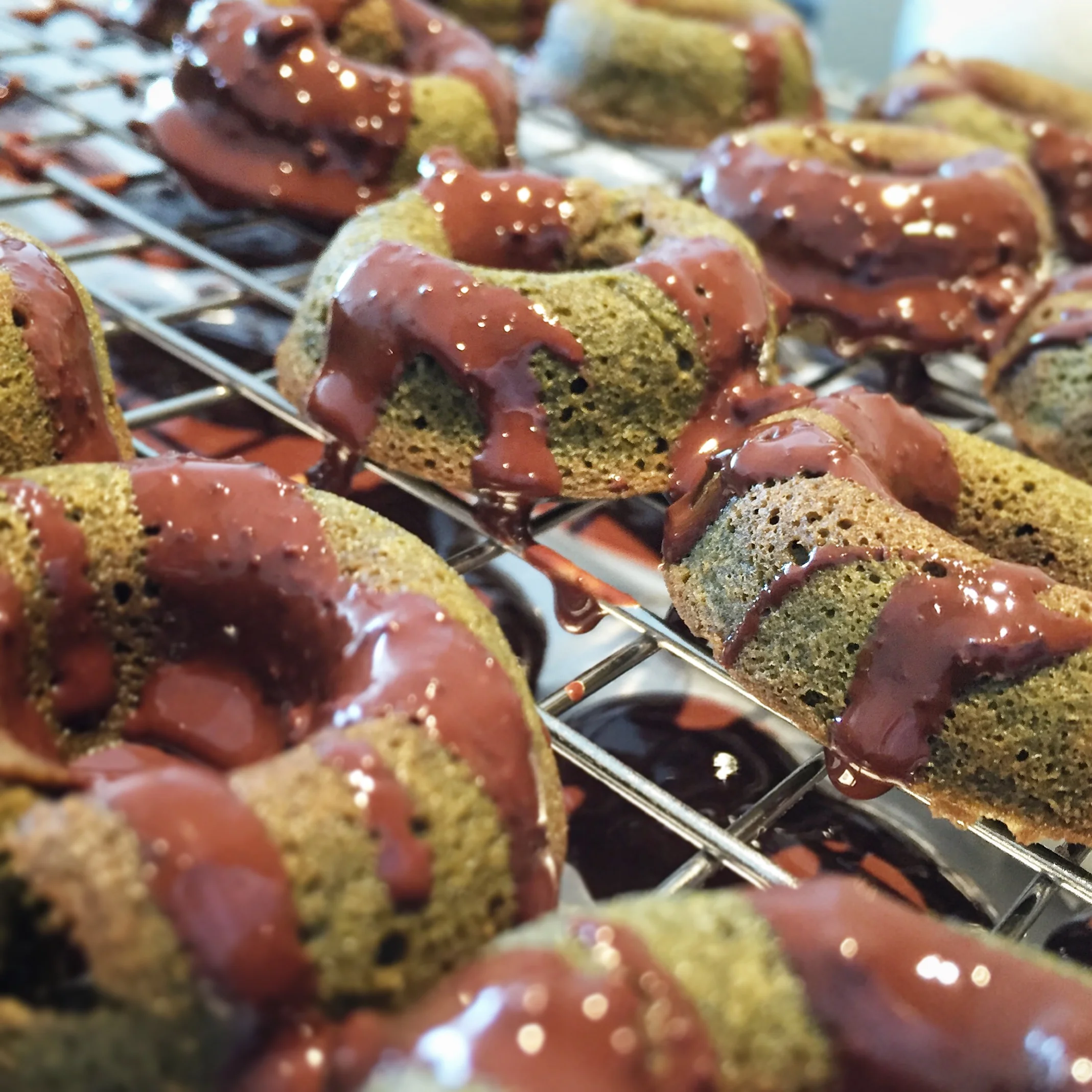 Drizzle away and it doesn't have to be perfectly decorated