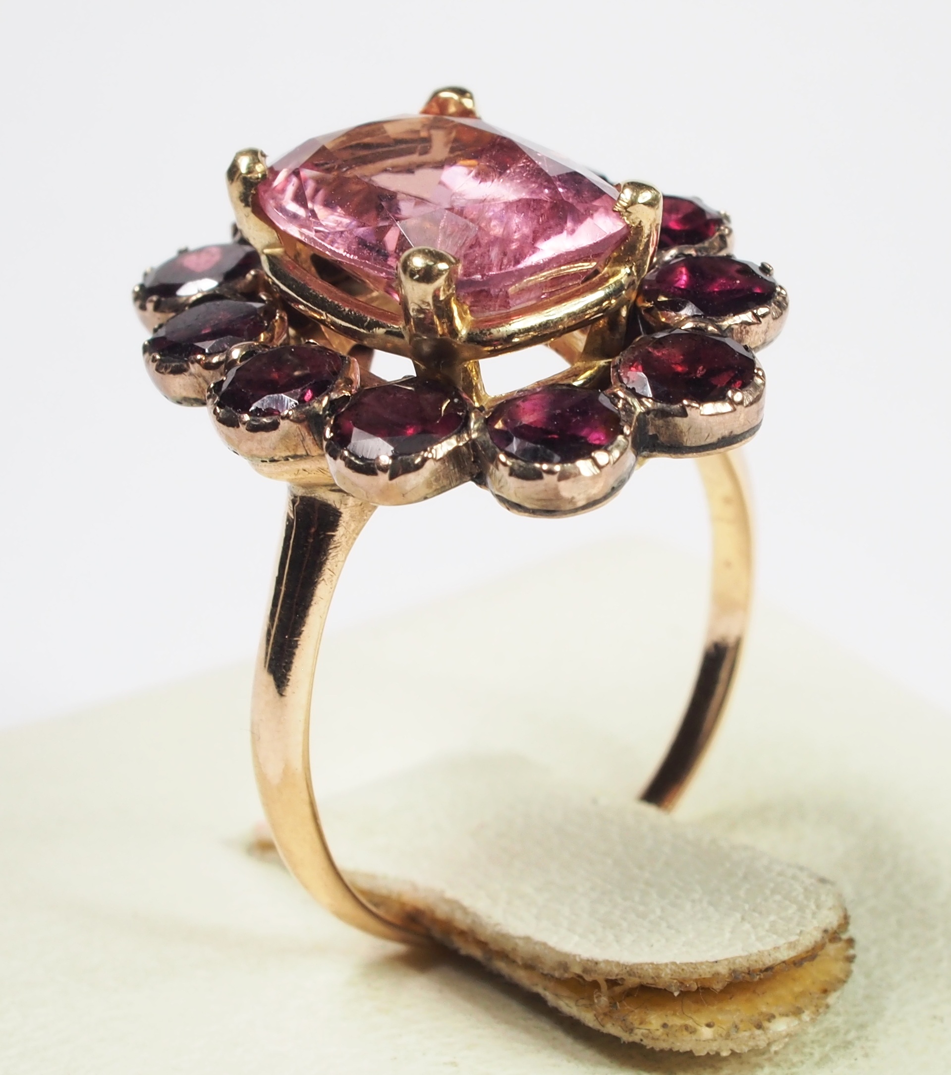 Modern 9ct yellow gold pink tourmaline setting