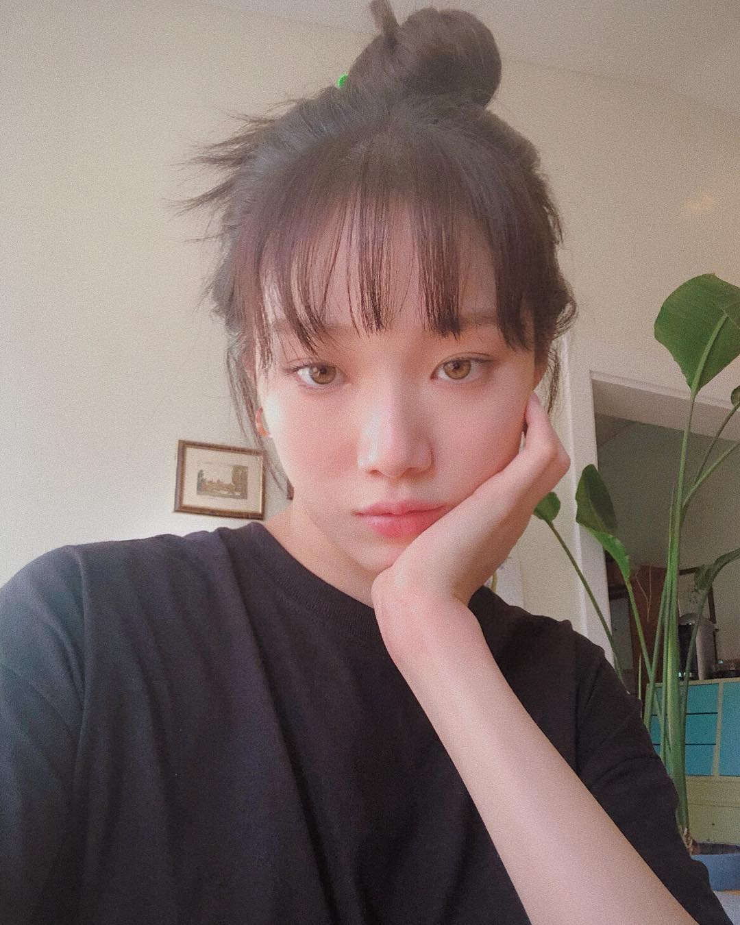 Lee sung kyung instagram